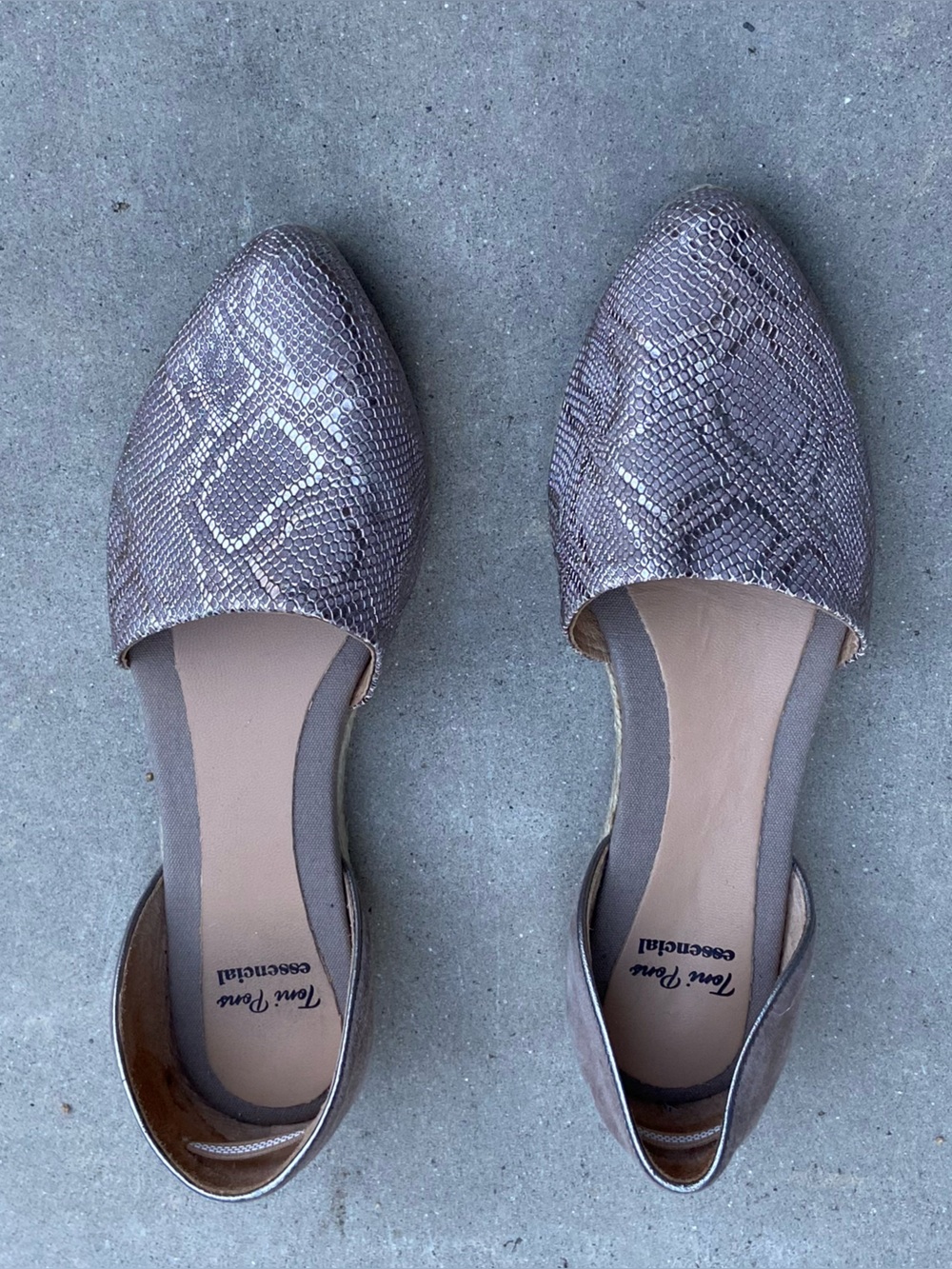 Essential Women's Metallic Snakeskin D'Orsay Flats - Silver